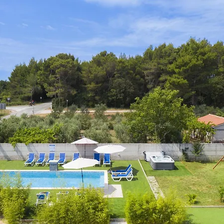 Сasa de vacaciones Estate Stancija Matošić *