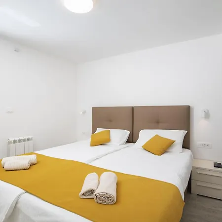 Estate Stancija Matosic * ميدولين